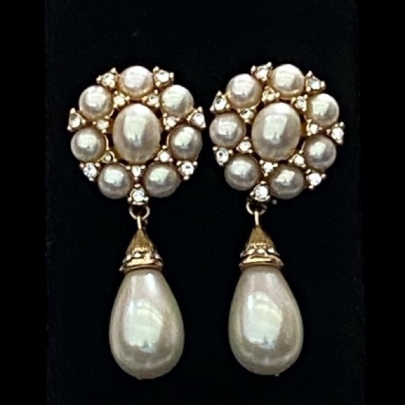 VTG Christian Dior faux pearl and crystal teardrop pierced earrings - Picture 1 of 8
